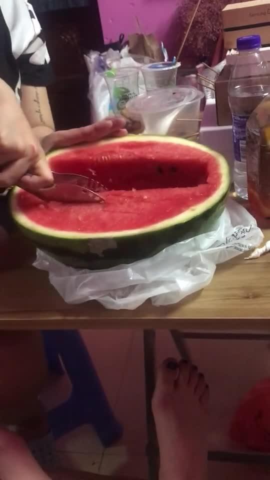 吃瓜吃一宿,揭秘娱乐圈那些不为人知的秘密