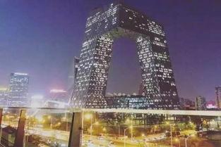 聊城国贸大厦吃瓜,揭秘网红“吃瓜”事件的背后真相